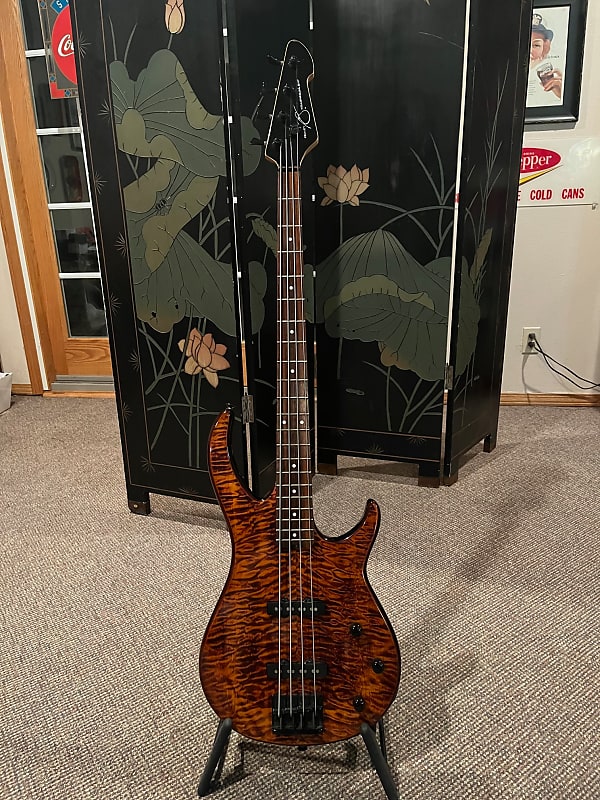 Peavey Millennium 4 AC TGE BXP 4-String Active Electric Bass Guitar  Transparent Tiger Eye Quilted Maple