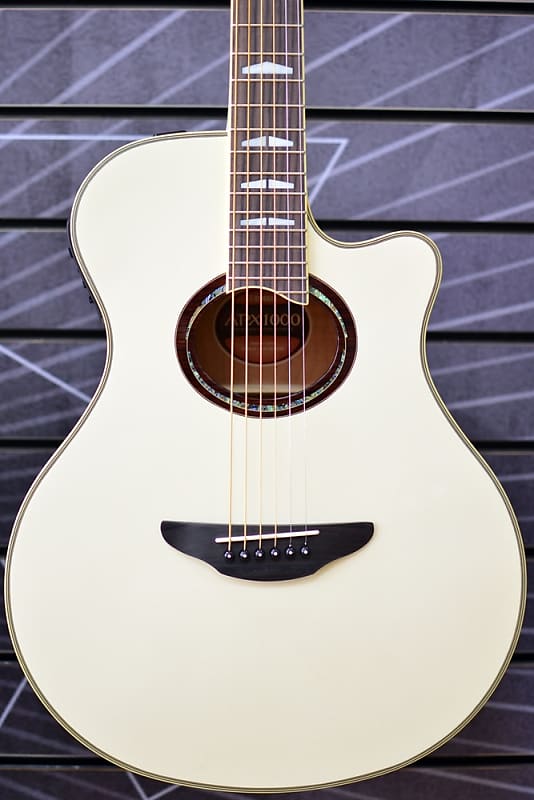 Yamaha APX1000 Pearl White Concert Electro Acoustic Guitar