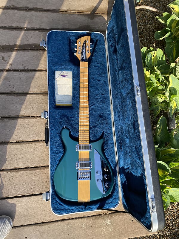 Rickenbacker 650A Atlantis Turquoise