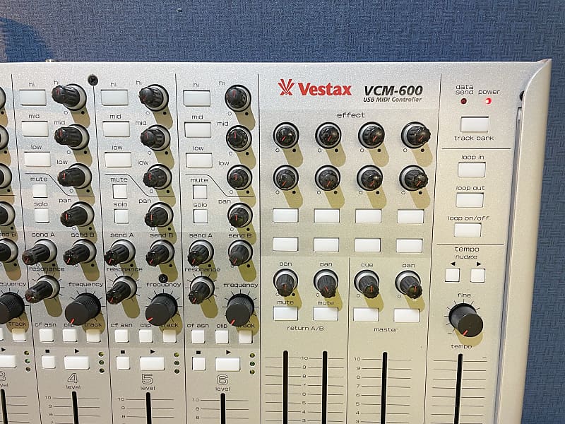 Vestax MIDIコントローラー VCM-600 Vestax VCM-600 review | MusicRadar