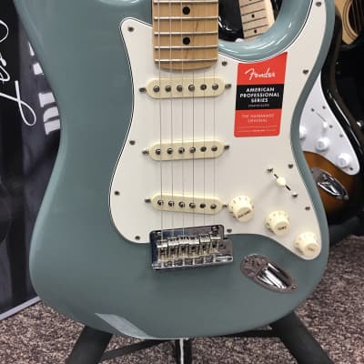 Fender American Professional Series Stratocaster Sonic Grey image 2