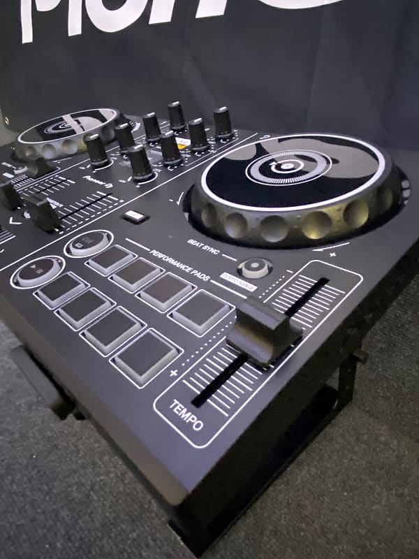 Pioneer DJ DDJ-200 | 2-Channel DJ Controller 2021 Black | Reverb Pioneer DJ DDJ-200 | 2-Channel DJ Controller 2021 Black | Reverb