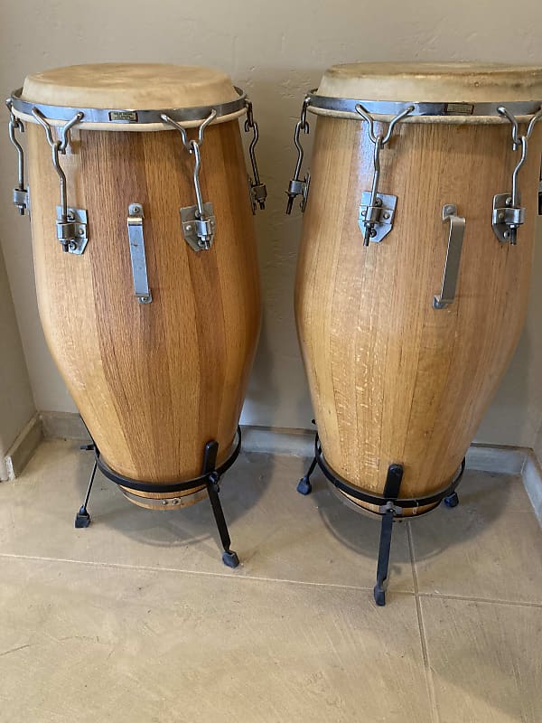 コンガ　ビンテージ　VALJE DRUMS？ Valje Tall Boy Quinto Conga Rare Vintage! - YouTube