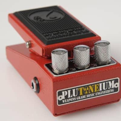 Plutoneium Chi-Wah-Wah Bass image 5