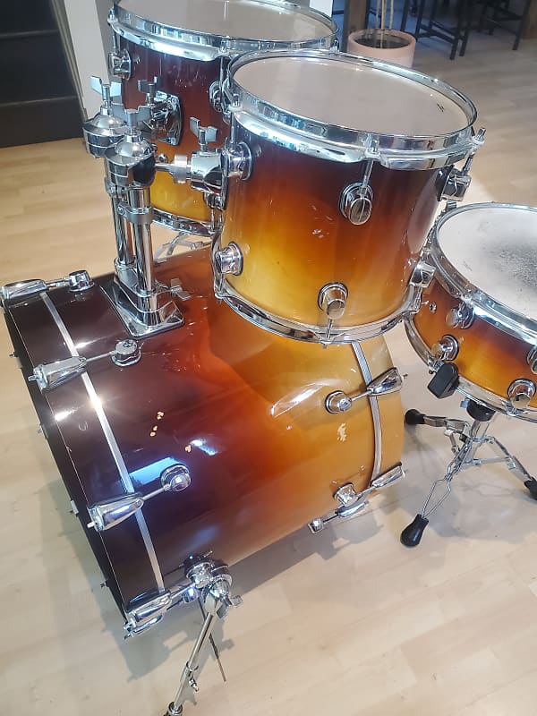 Network percussion store drum set