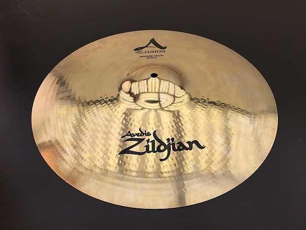 Zildjian 18" A Custom Medium Crash Cymbal image 2