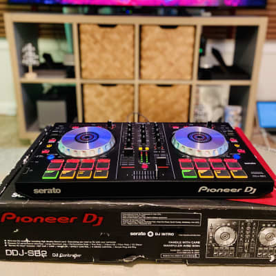 Pioneer DDJ SB2 DJ Controllers for Serato