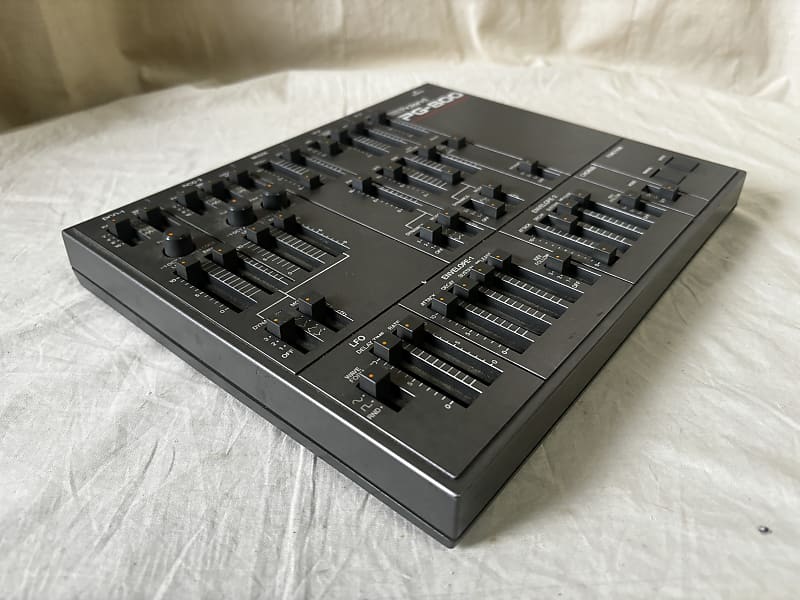 Roland PG-800 Synthesizer Programmer