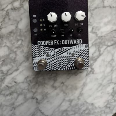 Cooper FX Outward V2 - Pedal on ModularGrid