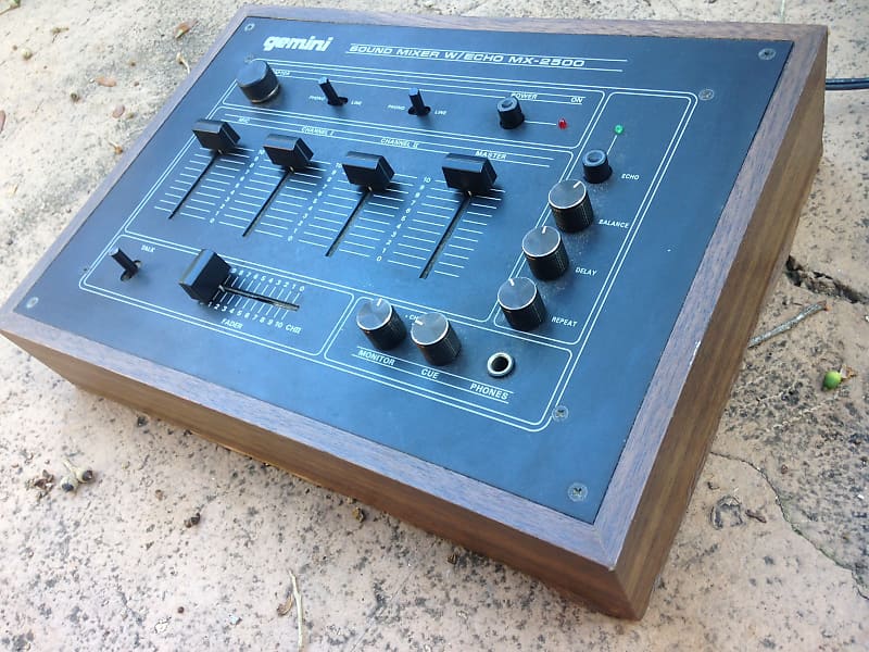 OLD SCHOOL Gemini MX2500 DJ Mixer with ECHO like DMC Reverb