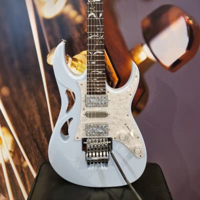 Ibanez PIA3761C-BLP Steve Vai “PIA” Signature Edition E-Guitar 6 String – Blue Powder + Hardcase image 7