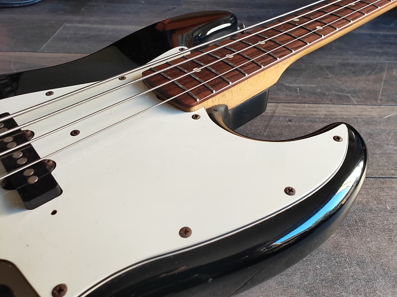1993 Squier (Fender Japan) Silver Series Jazz Bass (Black