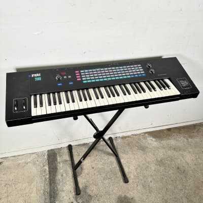 Sequential Circuits Prophet 2000 – Vintage 61-Key Sampler Synthesizer