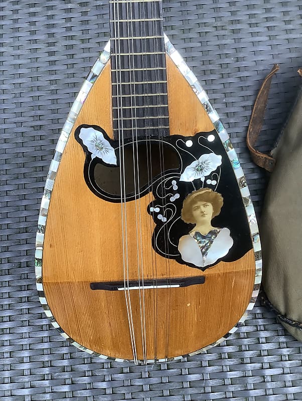 Mandolin mandoline vintage antique / very pretty face inlay and mother of pearl image 1
