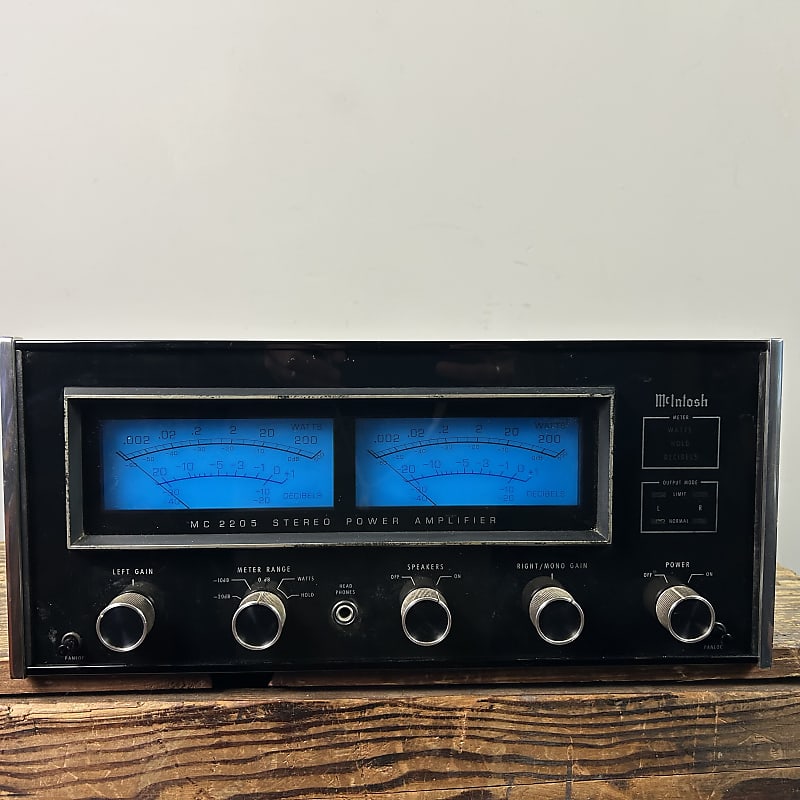 McIntosh MC2205 200-Watt Stereo Solid State Power Amplifier 1975 - 1981 - Black  			