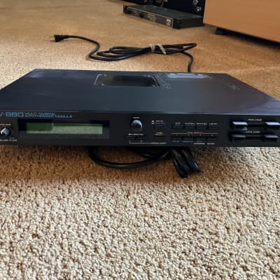 Roland JV-880 Multi Timbral Synthesizer Module 1992 - 1996 - Black