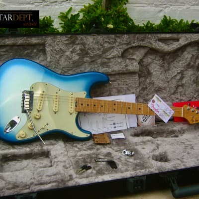 ♚IMMACULATE♚ 2016 FENDER AMERICAN ELITE STRATOCASTER USA ♚ SKYBURST !♚ MAPLE CAP NECK! ♚Deluxe*Ultra for sale