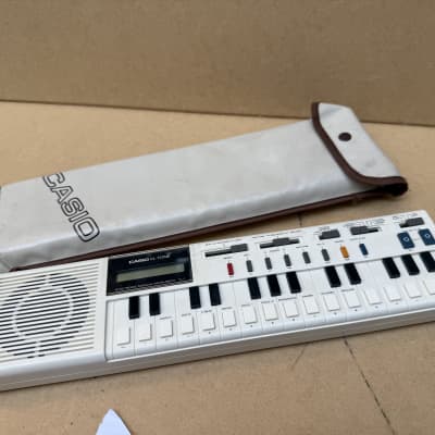 Casio VL-1 VL-Tone 29-Key Synthesizer Keyboard 1979 - 1984 - White