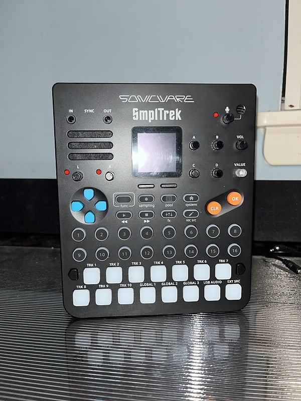 Sonicware SmplTrek Portable Production Sampler