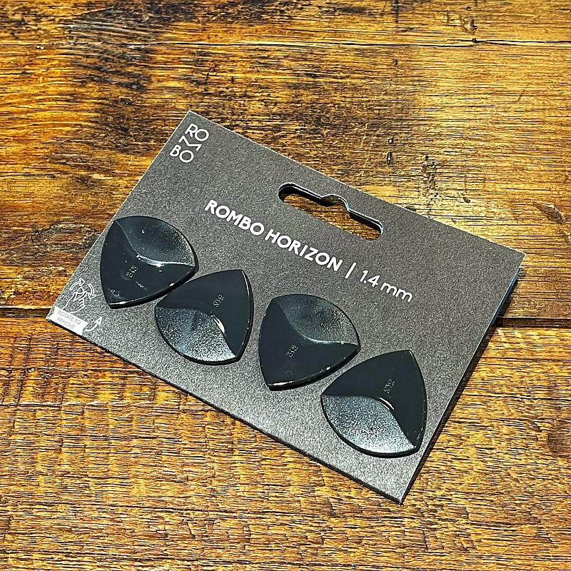How to choose the right guitar pick - ROMBO