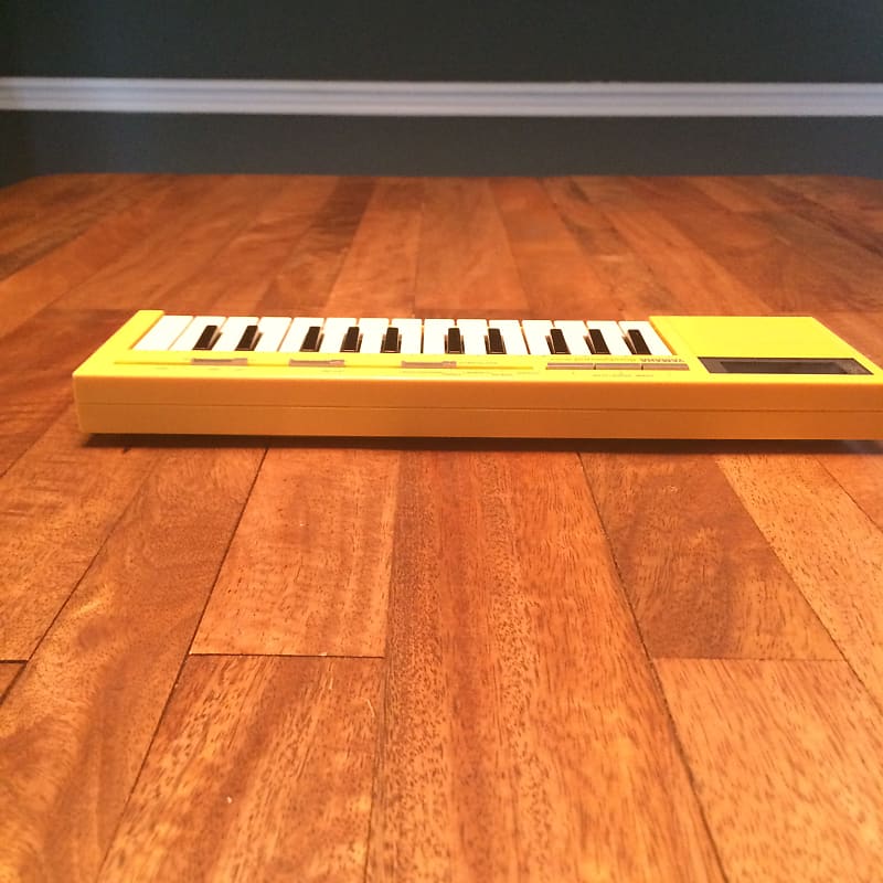 Yamaha HS-501 Digital Keyboard w/ original box, manual and