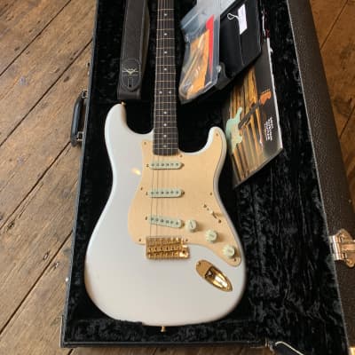 2021 Fender CS LTD Edition 75th Annie Stratocaster NOS Diamond White Pearl image 17