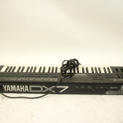 Yamaha DX7IID 61-Key Synthesizer Keyboard image 17