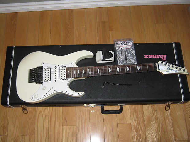 Super Rare Ibanez Universe UV7PWH 7 1991 White w Original Hard Case