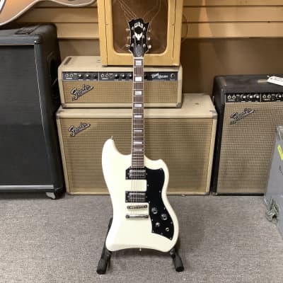 おトク】 GUILD T-Bird リフィニッシュ ST エレキギター