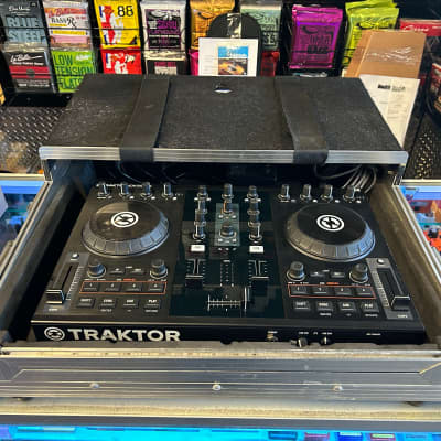 Native Instruments Traktor Kontrol S2