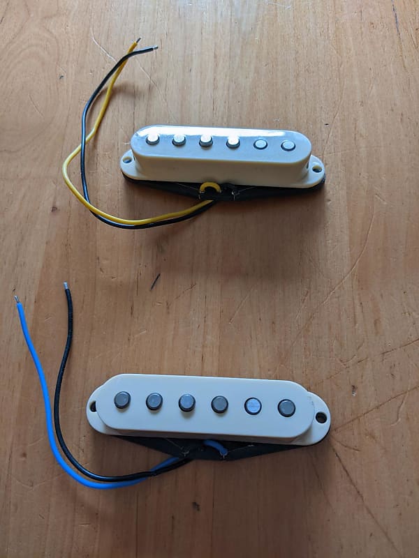 Squier Classic Vibe '60s Stratocaster Middle & Bridge Pickups | Reverb