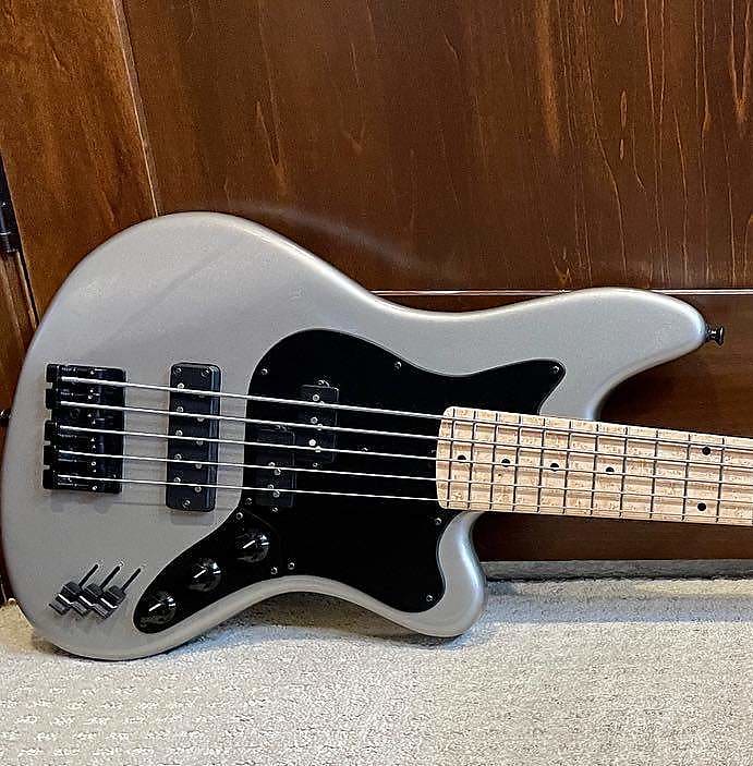 【圧倒的高品質】リッチな音L.E.H PJ・PH5弦ベース L.E.H. PJ 5 string bass guitar in excellent condition with P
