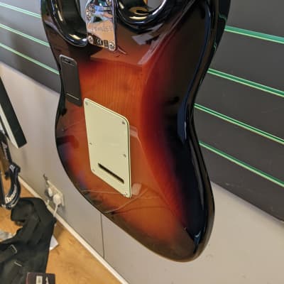 Fender Deluxe Roadhouse Stratocaster 2018 3-Colour Sunburst Electric Guitar image 11