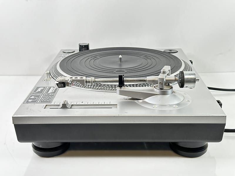 Stanton popular STR8-50 Professional DJ Turntable