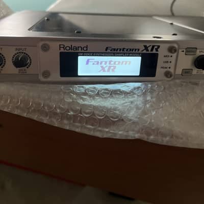 Roland Fantom-XR Rackmount Synthesizer Version 2.0 With New Display Screen Module 2004 - 2010 - Silver (power cable and extra cables included)
