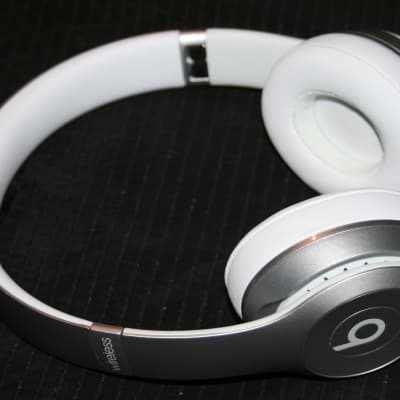 Beats by Dre SoLo 3  Space Grey image 4