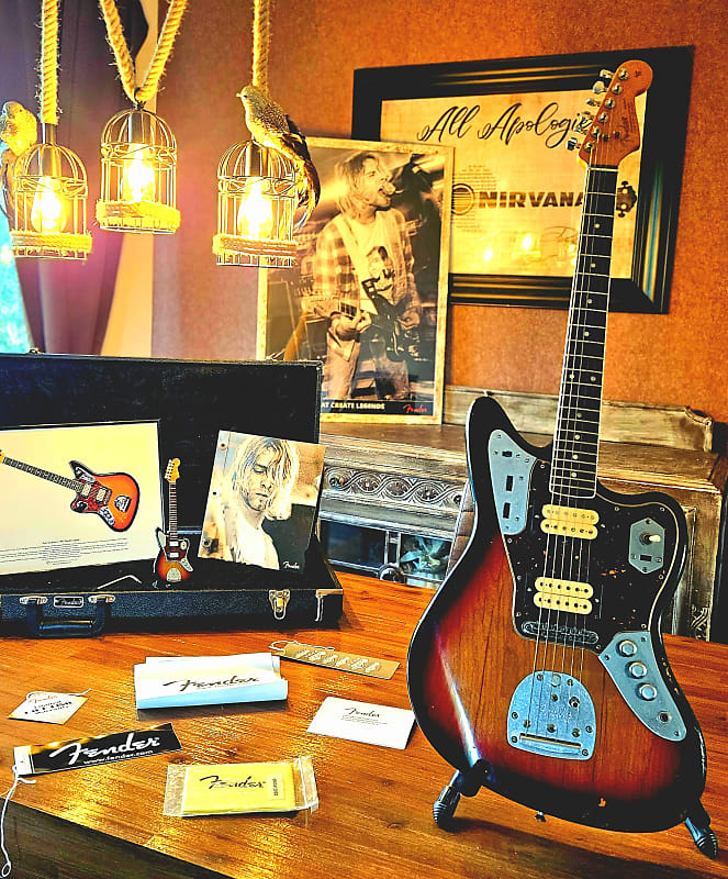 ギター fender jaguar road worn Fender Road Worn 60s Jaguar Electric Guitar, Candy Apple Red at