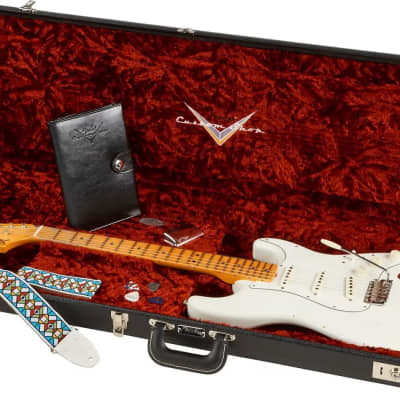 Fender Jimi Hendrix Voodoo Child Journeyman Relic Stratocaster, White Bundle image 4