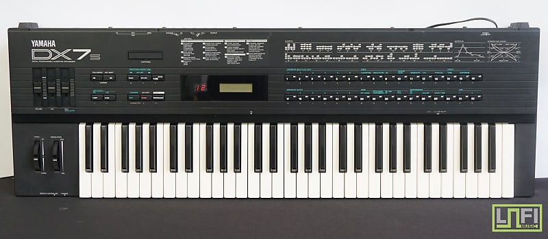 YAMAHA DX7s シンセサイザー
