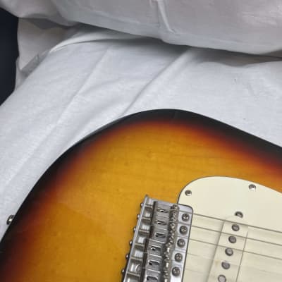 Fender Standard Stratocaster Guitar with Noiseless pickups - MIM Mexico 2003 - 3-Tone Sunburst / Maple neck image 3