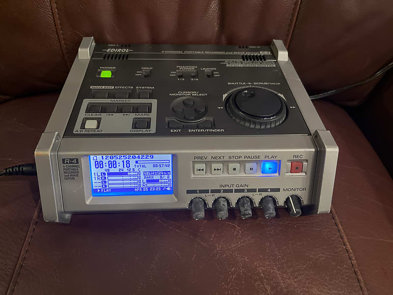 Edirol R-4 (4 channel portable recorder and wave editor) 44.1, 44.8 and 96khz image 1
