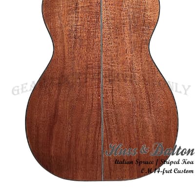 Huss & Dalton OM Custom Italian straight-gained Spruce & Striped Koa handcrafted 14-fret guitar 5822 image 3