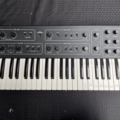 Sequential Circuits Prophet 600 - Gligli Mod + Stereo Mod + Overlay + Hard Case