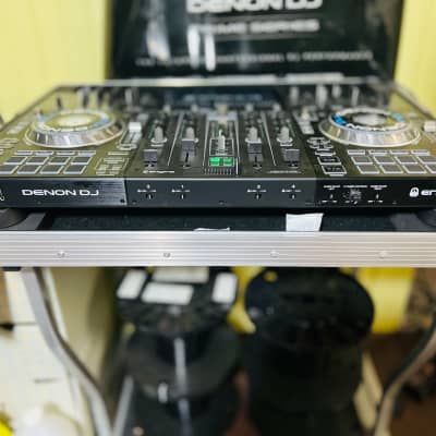 Denon Prime 4 Standalone DJ System 2019 - Black image 4