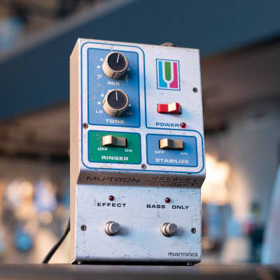 MU-TRON Octave Divider ギターエフェクター Mu-Tron Octave Divider Pedal - Perfect Circuit