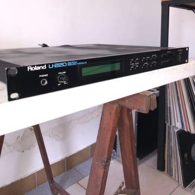 Roland U-220 RS-PCM Sound Module 1989 - 1992 - Black