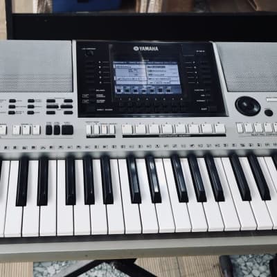 Yamaha PSR-S900 61-Key Arranger Workstation used