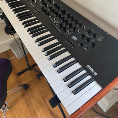 Korg Prologue 16 Polyphonic 61-Key 16-Voice Analog Synthesizer 2018 - Present - Black/Wood