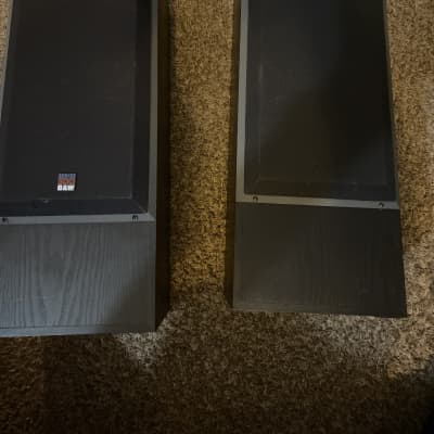 Bower & Wilkins floor speakers  Dm570 Black image 1