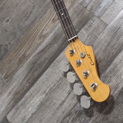 ベース CoolZ ZJB-1R/L 3-Tone Sunburst Jazz Bass CoolZ ZJB-1R/L 3-Tone Sunburst Jazz Bass
